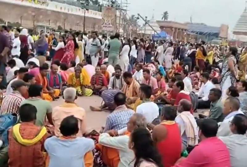 Image from: Odisha: Union Minister Dharmendra Pradhan joins thousands of devotees for sacred 'Snana Yatra' in Puri