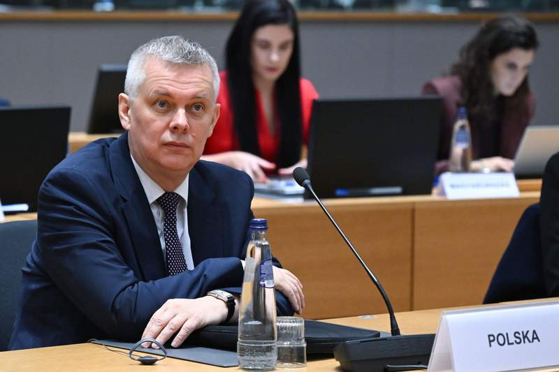 Image from: Poland arrests 11 suspects over alleged Russia-linked influence plot