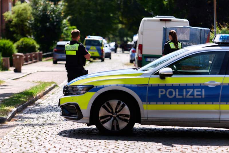 Image from: Sixth person dies in shooting to the west of Hamburg