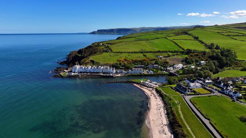 Image from: In Ireland, step into these 12 coastal villages that seem to have been frozen in time (it’s a unique experience!)