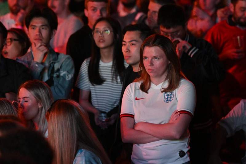 Image from: England World Cup tourists issued warning over $1000 fines due to little-known driving laws
