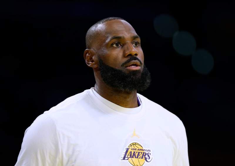 Image from: How much money Golden State Warriors can offer LeBron James in free agency
