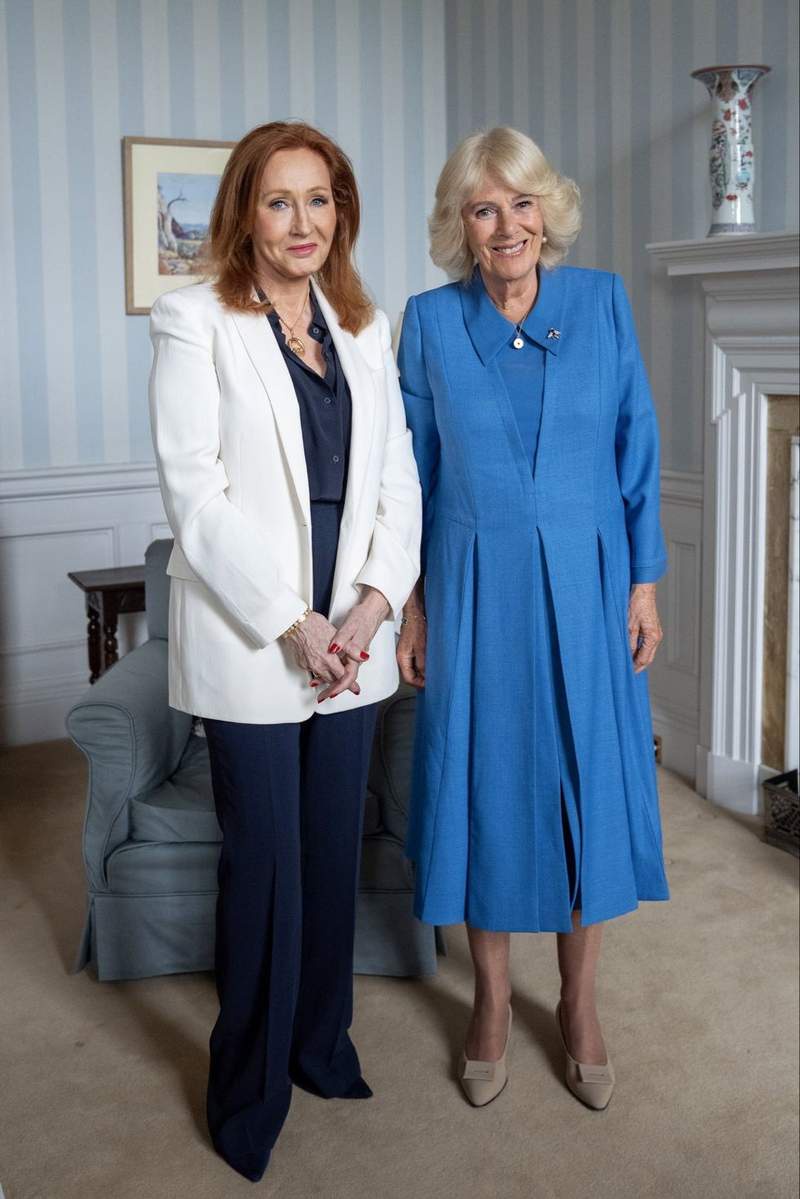 Image from: Palace faces online storm from trans activists after Queen's meeting with JK Rowling