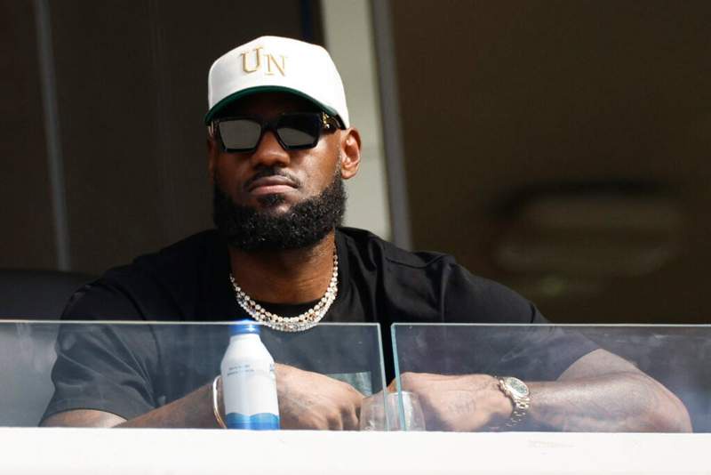 Image from: Josh Allen’s team makes a surprising bid for LeBron James to join the NFL