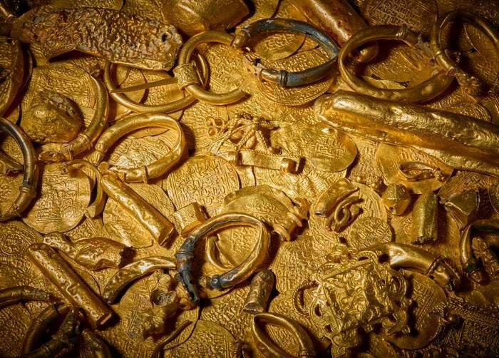 Image from: Divers Found More Than 400 Gold Coins on the Seafloor, but It Took Researchers 30 Years to Identify the Ship They Came From
