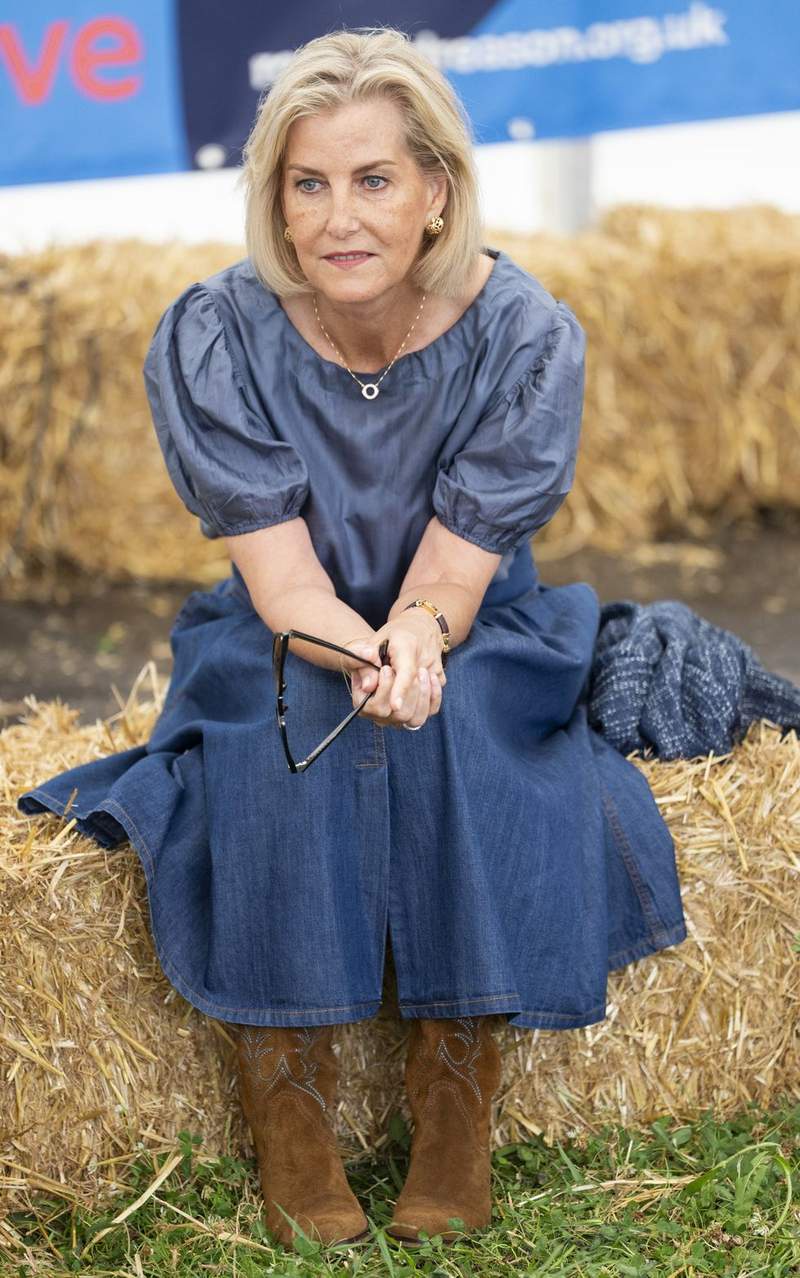 Image from: Duchess of Edinburgh makes dramatic appearance change as she debuts new look