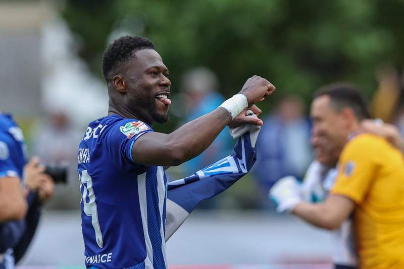 Image from: DR Congo World Cup star Chancel Mbemba ‘thought he was being kidnapped’ in bizarre mix-up in England