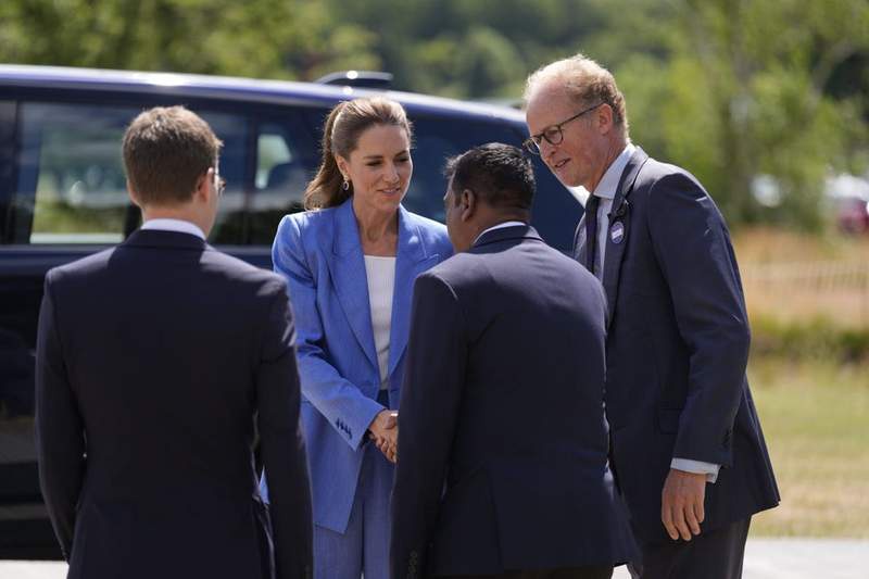 Image from: Princess of Wales visits The Queue at Wimbledon as royal set to watch tennis matches on outer courts