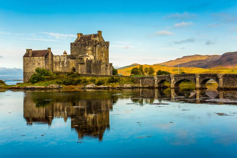 Image from: Are you a fan of Outlander? In Scotland, this castle seems straight out of a fairytale (and it was used as a set!)