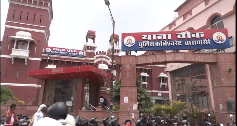 Image from: Uttar Pradesh: Security beefed up in Varanasi's Dalmandi as demolition of mosques for road-widening project enters day two