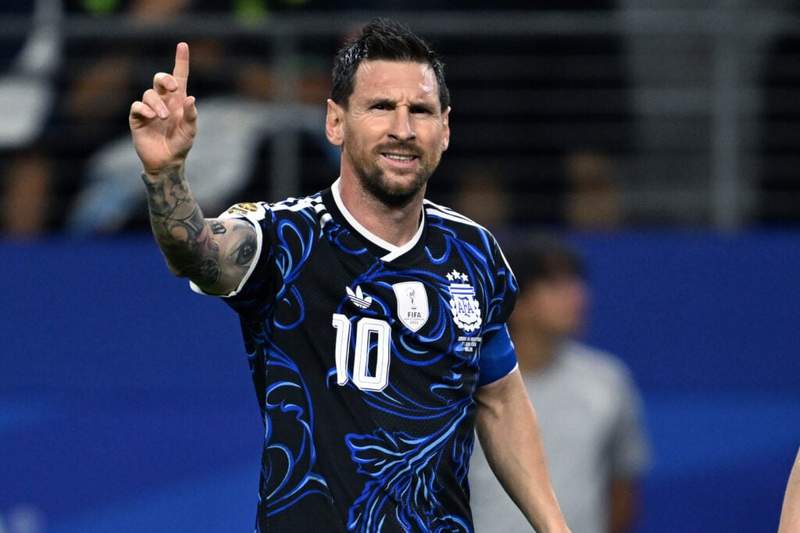 Image from: Lionel Messi’s reaction during thorough airport security check before World Cup match is priceless