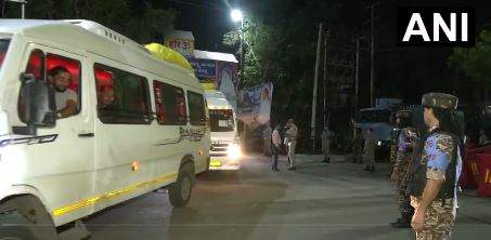 Image from: Second batch of Amarnath Yatra departs from Jammu; Chanderkote Yatri Niwas lit up with tricolour