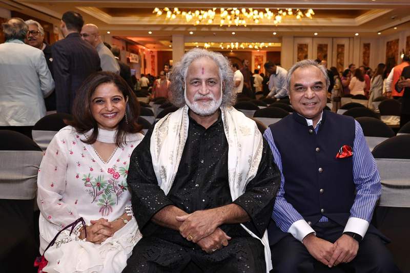 Image from: ITC Hotels presents evening with Grammy award winning maestro Pandit Vishwa Mohan Bhatt in collaboration with Prabha Khaitan Foundation
