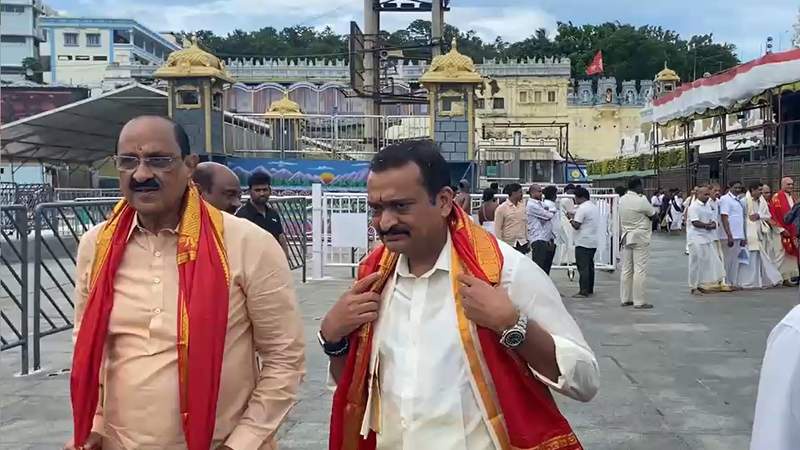 Image from: Telugu actor-producer Bandla Ganesh, MLA Kamineni Srinivas offer prayers at Tirumala Venkateswara Temple