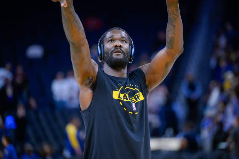 Image from: Lakers trade Deandre Ayton to acquire Luka Doncic’s former teammate amid offseason makeover