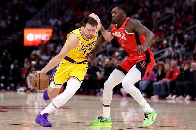 Image from: Rockets trade veteran forward to Hornets one year after overpaying him to ensure he left the Lakers