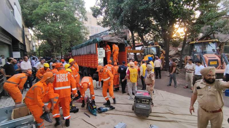 Image from: 5 rescued, 3 feared trapped as under-construction building collapses at Chandigarh’s Industrial Area