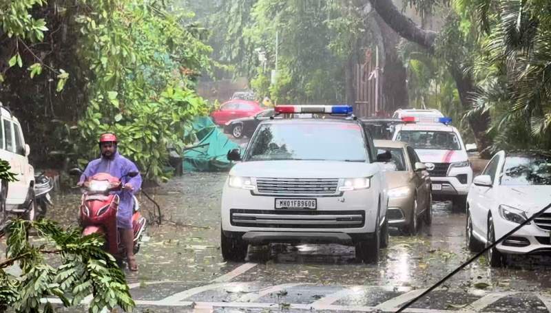 Image from: Wedding festivities begin at Aamir Khan's residence; Ambani family among early guests