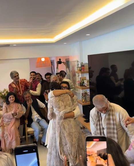 Image from: Aamir Khan, Gauri Spratt celebrate romantic first dance after they exchange wedding vows