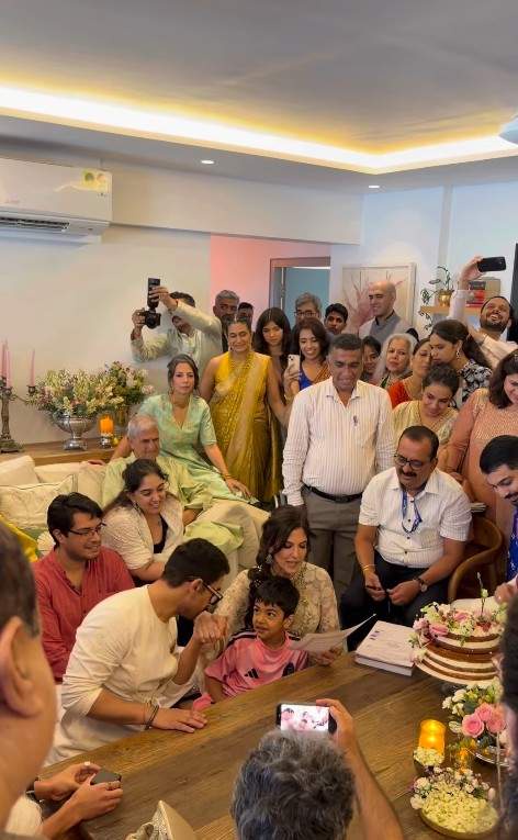 Image from: Aamir Khan, Gauri Spratt celebrate romantic first dance after they exchange wedding vows