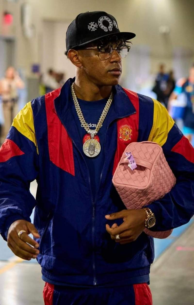 Image from: 'Ego Yamal' headband, Batman chain: Spanish teen sensation Lamine's fashion choices make headlines at FIFA World Cup