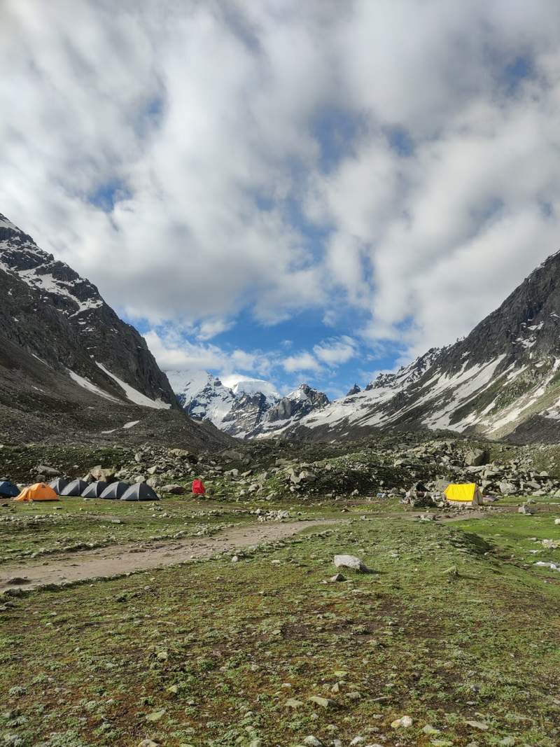 Image from: From 4 days to 5 hours: Shashwat Rao sets astounding all-time mountain record over legendary Hamta Pass in Himachal