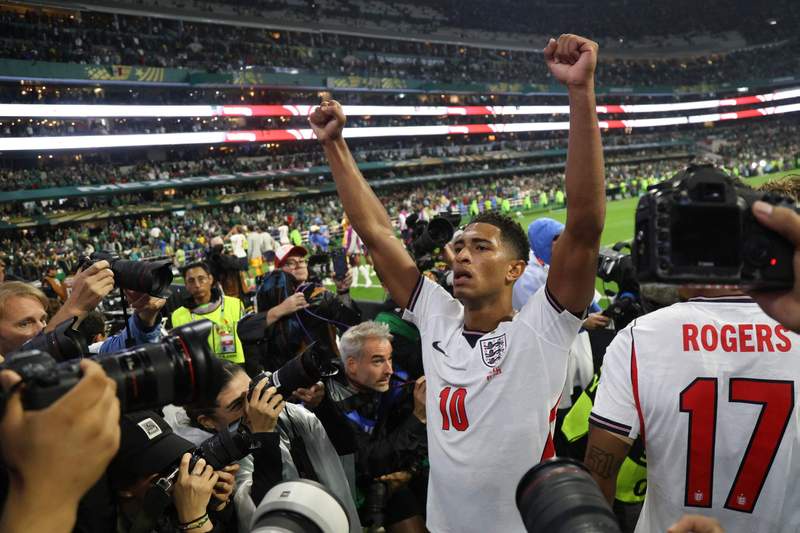 Image from: England hero Jude Bellingham shows true touch of class with off-field gesture to Mexico player