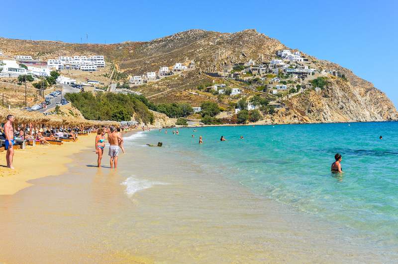 Image from: In Greece, this stunning beach in Mykonos is about to become your favourite place in the world (its scenery is truly majestic)