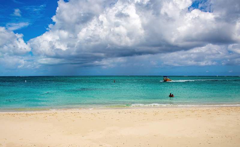Image from: In the Caribbean, these are the 5 most beautiful beaches that truly deserve a visit on your next trip (and one of them is pink!)