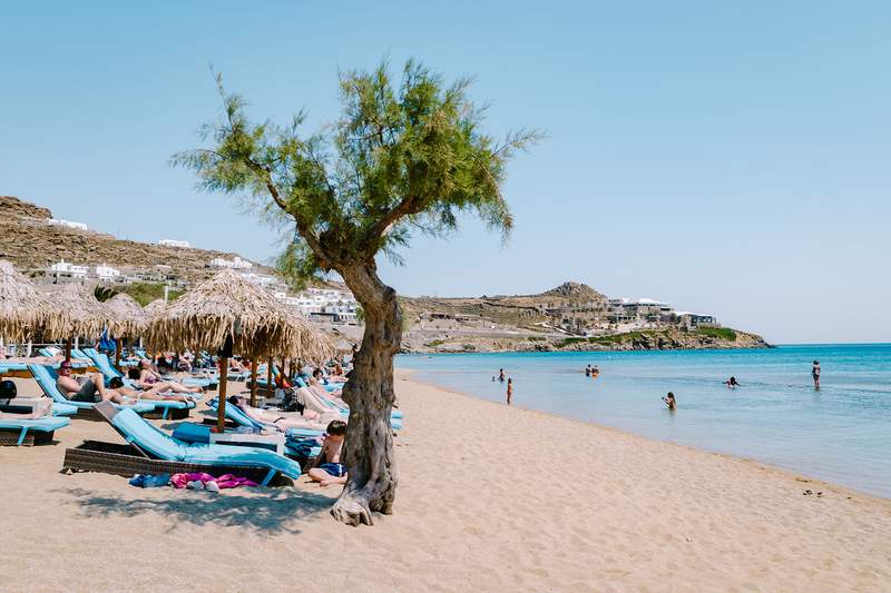 Image from: In Greece, this stunning beach in Mykonos is about to become your favourite place in the world (its scenery is truly majestic)