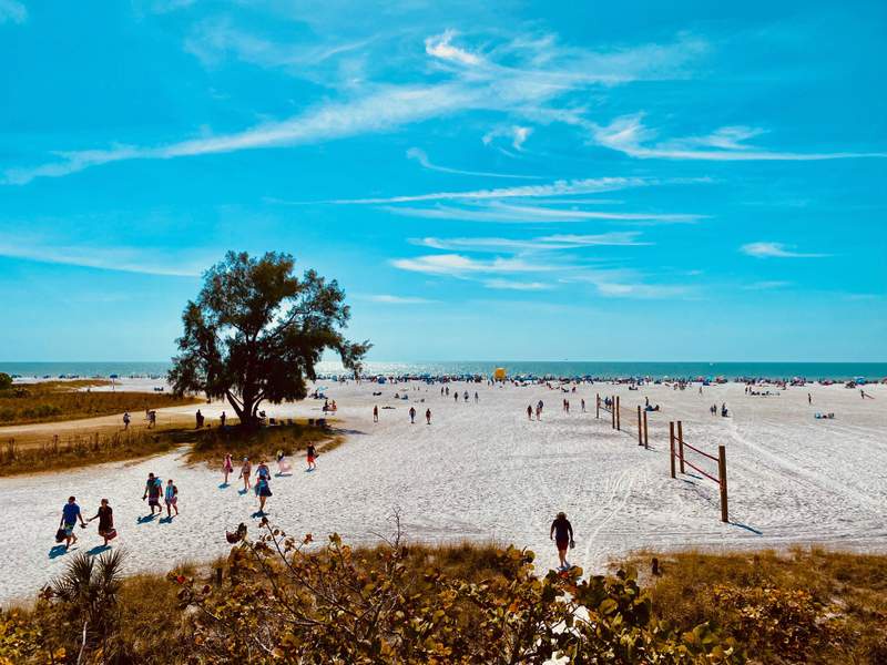 Image from: In the US, this gorgeous white sand beach in Florida was just named the best in the country for the second year running (you’ll soon see why!)