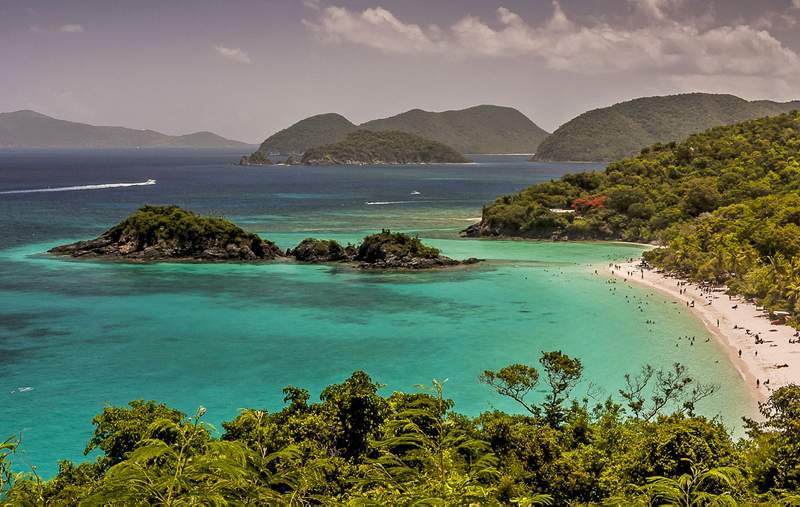 Image from: In the Caribbean, these are the 5 most beautiful beaches that truly deserve a visit on your next trip (and one of them is pink!)