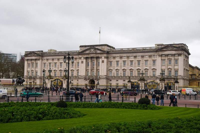 Image from: Prince Harry arrives in UK amid bitter spat with Buckingham Palace aides