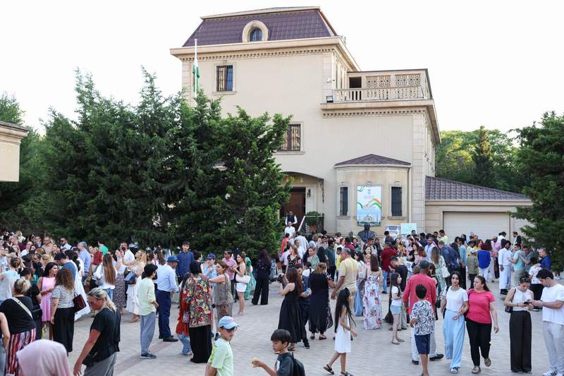 Image from: Indian Embassy in Azerbaijan organises first-ever 'Great Indian Mango Festival' in Baku