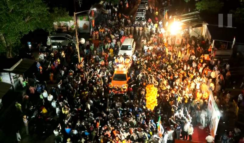 Image from: "Saffron Bengal...", Amit Shah holds massive roadshow in Paschim Bardhaman