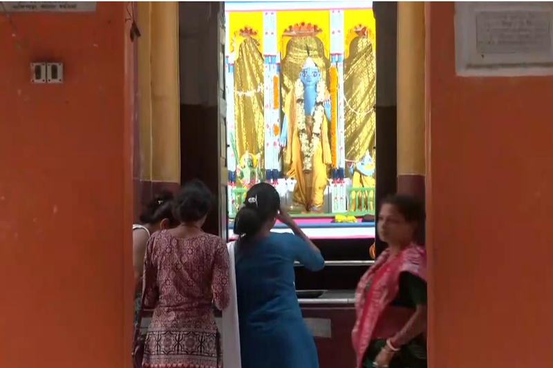 Image from: West Bengal: Devotees throng 500-year-old Rakhal Raja Mandir to seek blessings on Poila Boishakh