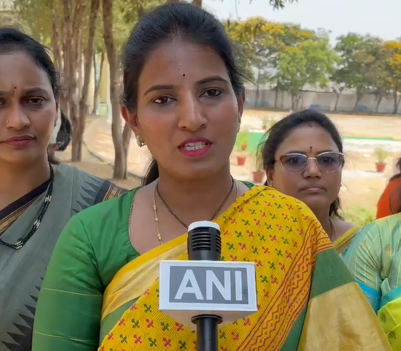 Image from: Telangana: Mahila Morcha hosts 'Nari Shakti Vandan' event with unique 3D sand art tribute