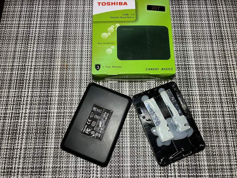 Image from: A Dad Bought a 20TB Hard Drive. It Died on Day One. His Son Cracked It Open and Found a Scam Built on Wheel Weights