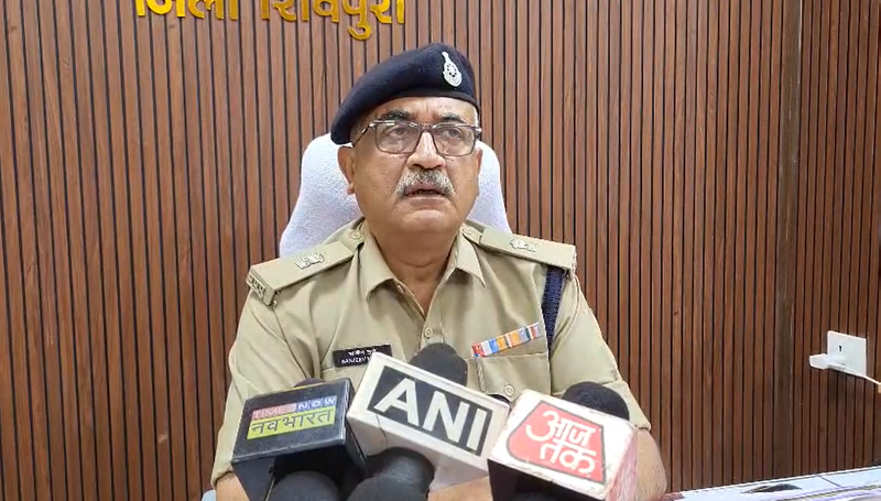 Image from: Tragedy in Khandwa: 2 dead, 3 injured in crash over alleged 'love angle'