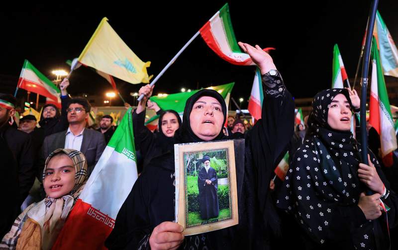Image from: Thousands attend pro-Iran rally in Tehran, chant anti-US, anti-Israel slogans