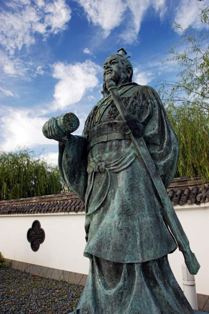 Image from: Sun Tzu: “Pretend to Be Weak When Strong, and Appear Strong When You Are Vulnerable”