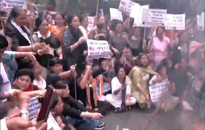 Image from: Congress holds protest against PM Modi's address on Women's Reservation Bill setback in Lok Sabha