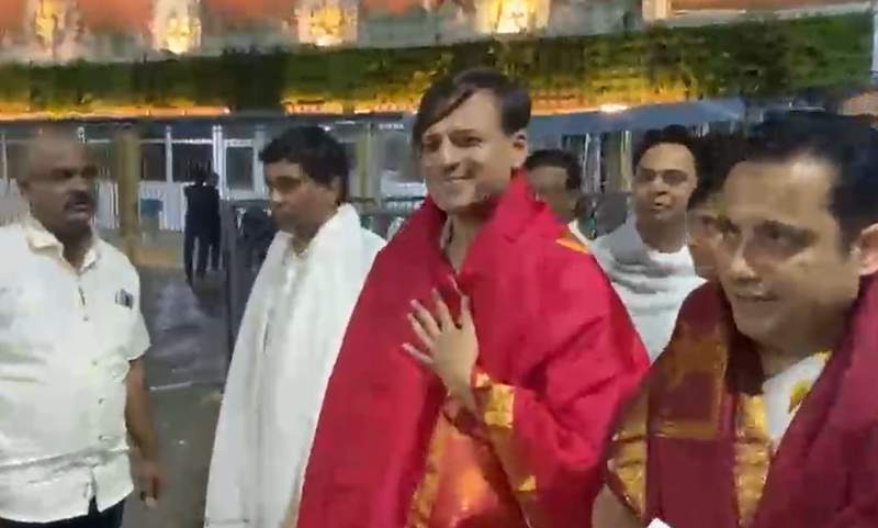 Image from: Vivek Oberoi, Shamita Shetty offer prayers at Sri Venkateswara Swamy Temple in Tirumala
