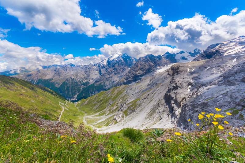 Image from: 12 travellers will be selected to live in the Italian Alps for a month for free in exchange for researchers to study the effects of moderate altitude on the human body