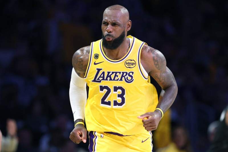 Image from: LeBron James ties Chicago Bulls in playoff wins after sensational Game 3 win vs. Houston Rockets