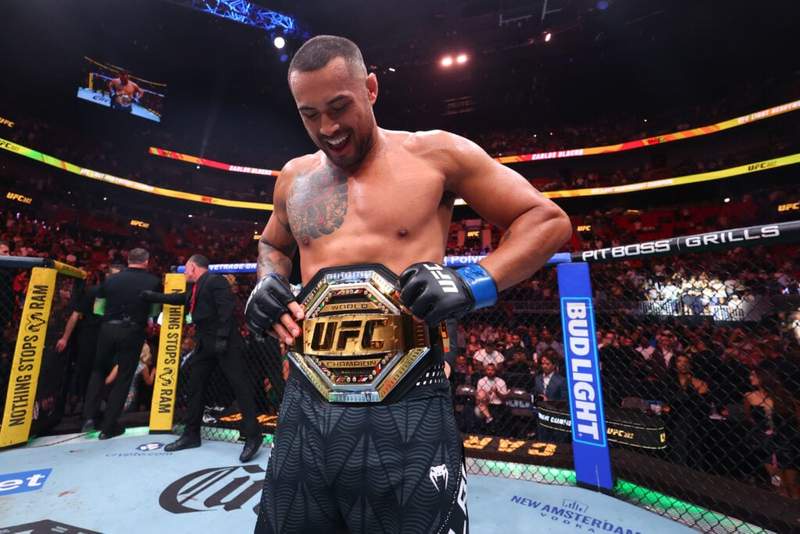 Image from: Carlos Ulberg opens up on shock ACL recovery timeline after UFC 327 win