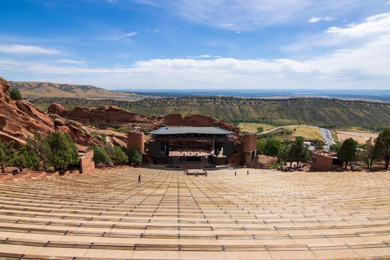 Image from: In the United States, this amphitheatre set in the heart of nature is one of the most beautiful place in the world (a paradise for music lovers)