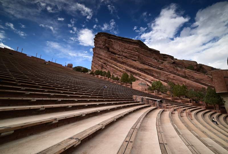 Image from: In the United States, this amphitheatre set in the heart of nature is one of the most beautiful place in the world (a paradise for music lovers)