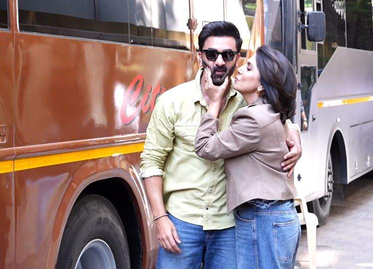 Image from: Ranbir's impromptu dance with mom Neetu Kapoor wins hearts