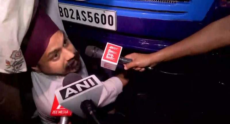 Image from: West Bengal elections: BJP workers block TMC vehicle in Bhabanipur, allege foul play